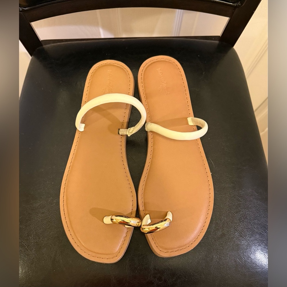 Universal Thread Thong Sandals - Picture 6 of 10